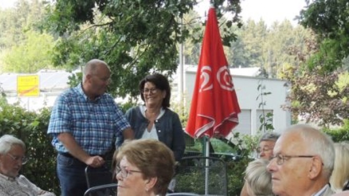 Dr. Peter Enders (MdL) referiert zur aktuellen Politik