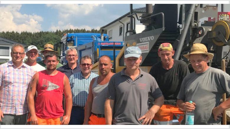 CDU Wissen brachte Bauarbeitern „Auf den Weiden“ eine Erfrischung CDU Wissen brachte Bauarbeitern „Auf den Weiden“ eine Erfrischung